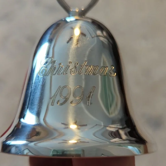 Reed & Barton 1991 Snowflake Bell Ornament, Silver Plated - Picture 3 of 3
